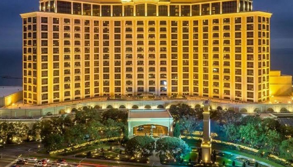 BEAU RIVAGE PICK UPS & DROP OFFS AT UPPER MAIN FOYER DOORS